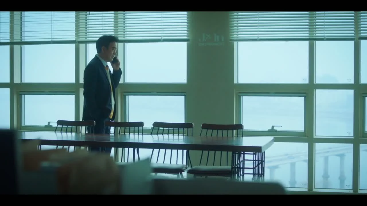 Кадры из сериала Зеркальные нейроны / Клетки эмпатии (2026)